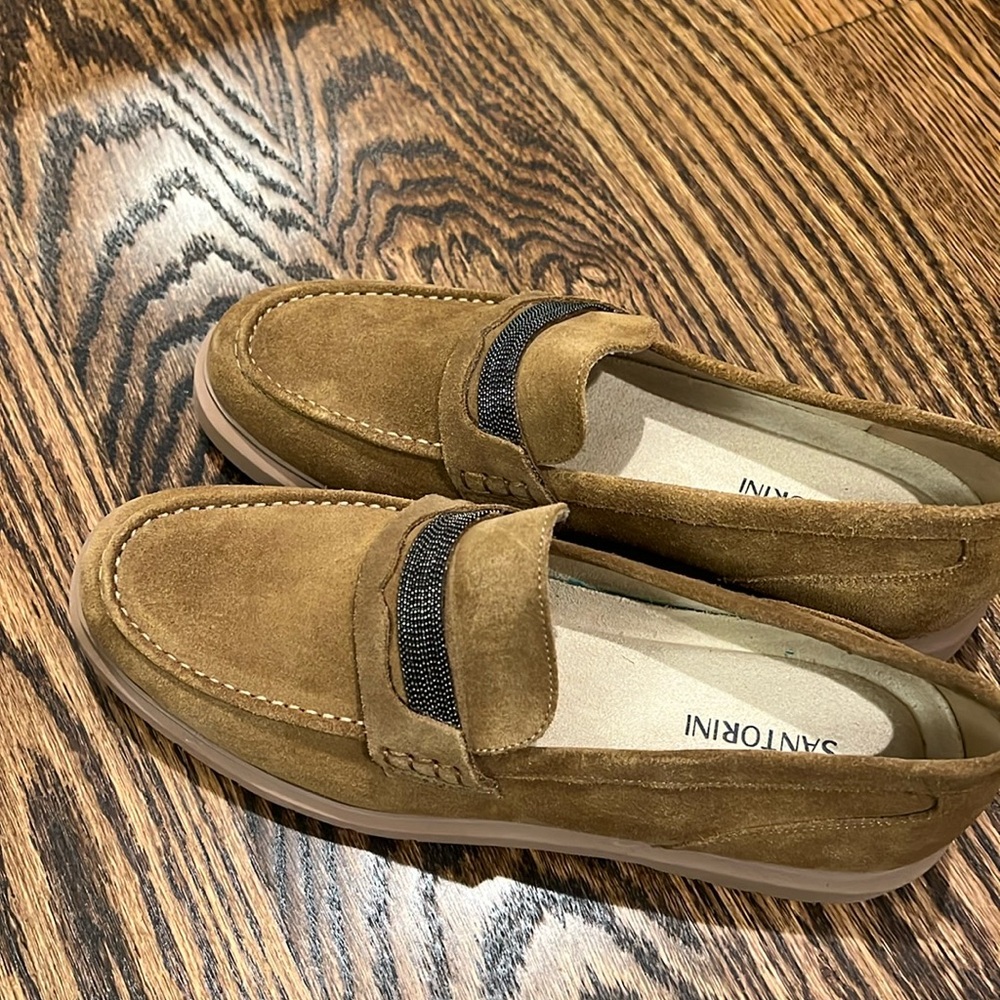 NWOT Santorini loafers tobacco color